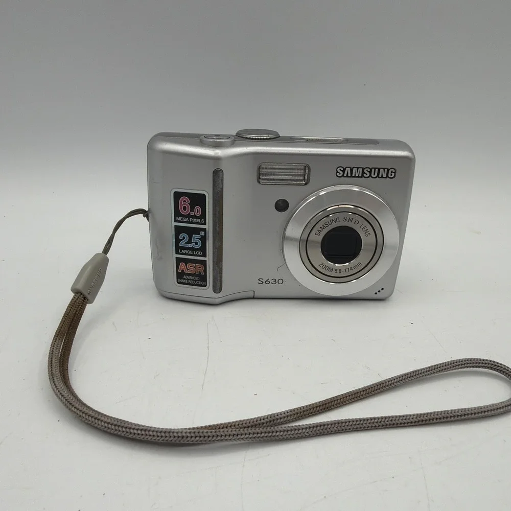 Samsung S630 Digital Compact Camera Silver 6.0MP 3x Optical Zoom ASR Tested